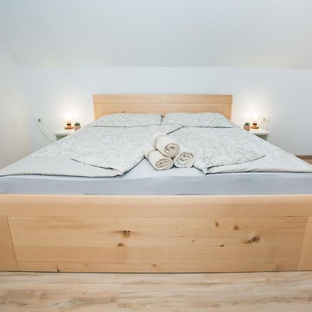 Apartma Pri Bostjanu Шкоф'я-Лока Екстер'єр фото
